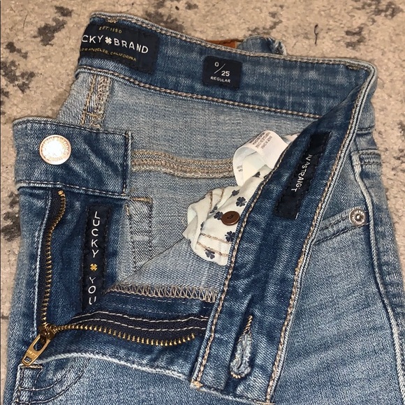 Light wash Straight leg - Picture 2 of 3